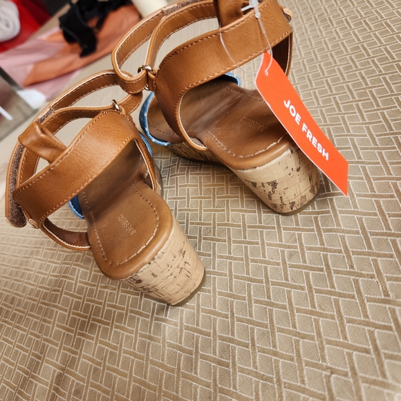 5/$20 NWT Joe Fresh beige blue white polka dot wedge heel sandal shoes girls 3 - Picture 12 of 13